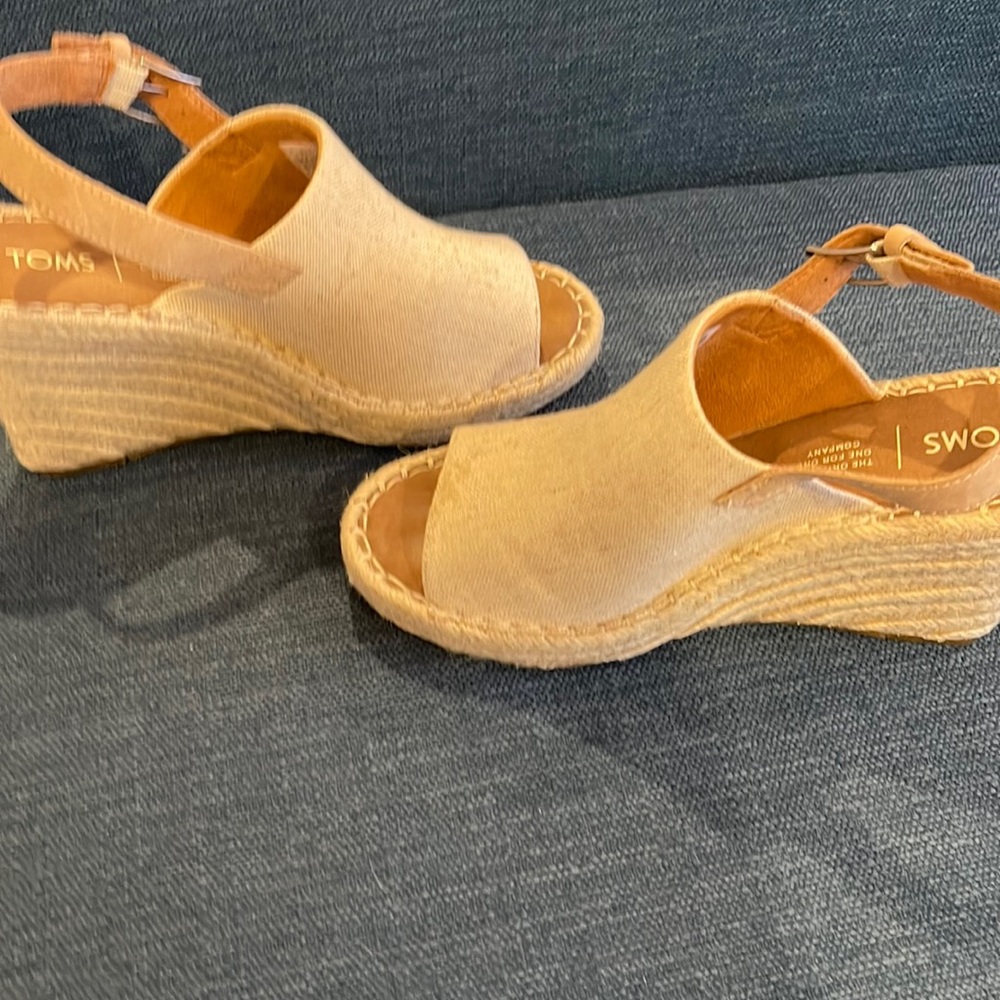 Toms sandals